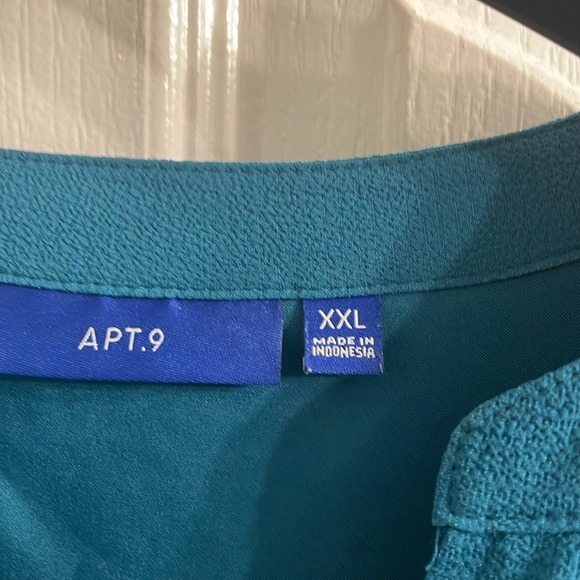 Teal dress. Singh waist. Can be worn as a long sleeve or 3/4 length. - Picture 5 of 6